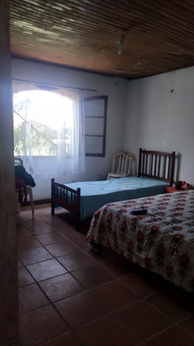 Chácara Com Escr. Registrada ( Falta Acabamento Na Piscina)