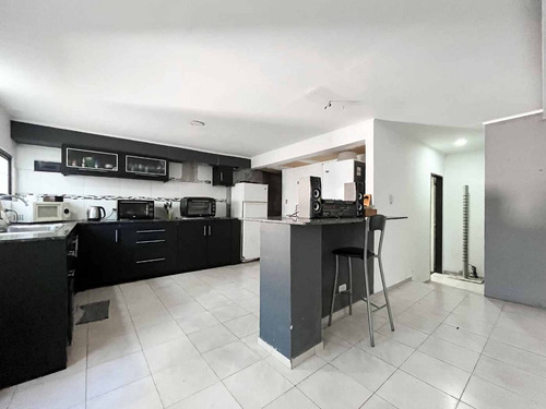 Casa En Venta En Villa Elisa De 3 Dormitorios