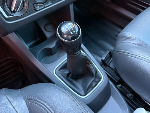 Volkswagen Fox 1.6 MSI TOTAL FLEX CONNECT 4P MANUAL