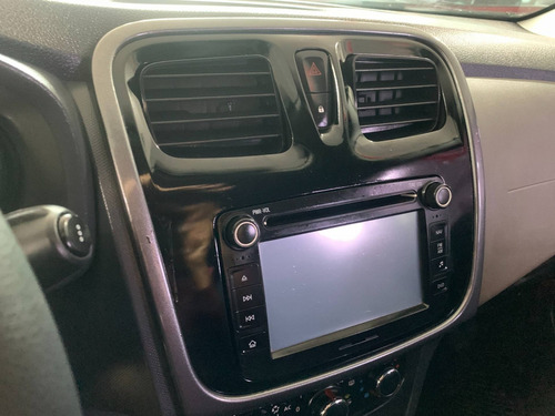 Imagem 12 de 14 de Renault Sandero 1.0 Expression 16v Flex 4p Manual