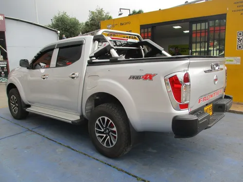 Nissan Frontier Doblecabina 4x2 2500cc Mt Aa