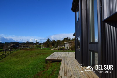 Casa Con Gran Vista A Lago Llanquihue