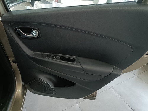 Renault Captur 2.0 Iconic At