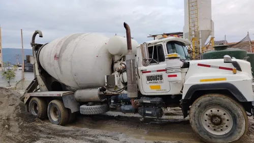 Camion Doble Troqué Tipo Mixer, Motor Electrónico, Frenomoto