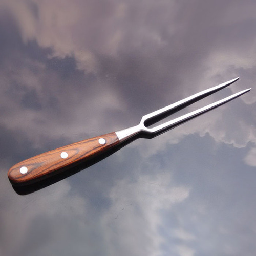 . Garfo Para Churrasco Com Cabo De Madeira Aço Inoxidável