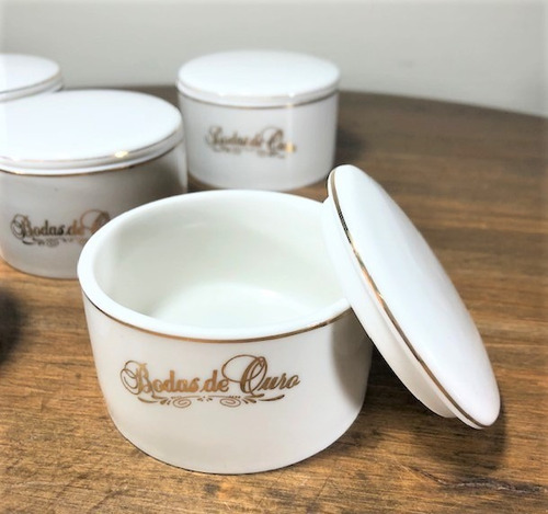Imagem 2 de 3 de Porta-joias Redondo Porcelana Bodas Ouro 50 Anos Casamento