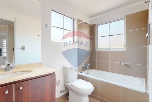 Entrega Inmediata | Casa Con Gran Patio Remodelada