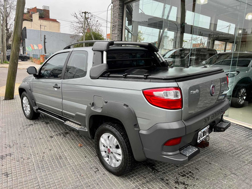 Imagen 4 de 13 de Fiat Strada 2015 1.6 Adventure Cd