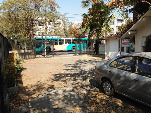 Casa Esquina. Un Piso. Apta Oficinas, Cafe De Barrio, Otros