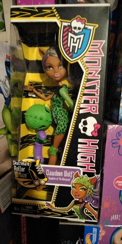 Monster High  Clawdeen Wolf  Patinadora Roller Maze.