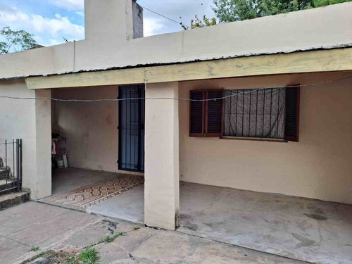 Venta Casa 3 Amb C/ Galpon Y Baño