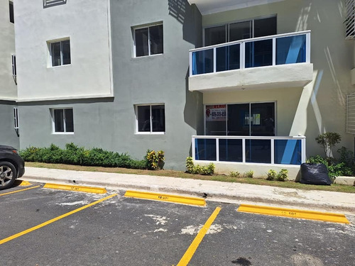 Se Vende Apartamento Con Piscina En Villa Mella, Cerca De La Sirena Y El Metro, Primer Nivel.