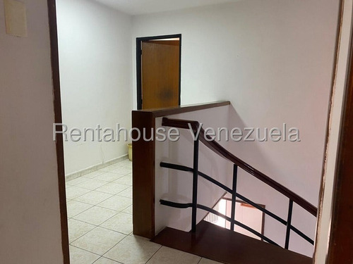 Townhouse En Alquiler En La Granja Naguanagua Valgo Comodo Amplio Cocina Moderna
