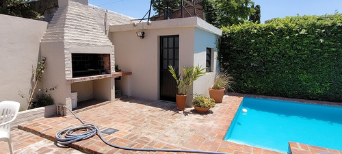 Impecable Propiedad! 3 Dormitorios, 2 Baños, Living Con Hogar Y Comedor, Estar... Pileta, Parrilla..