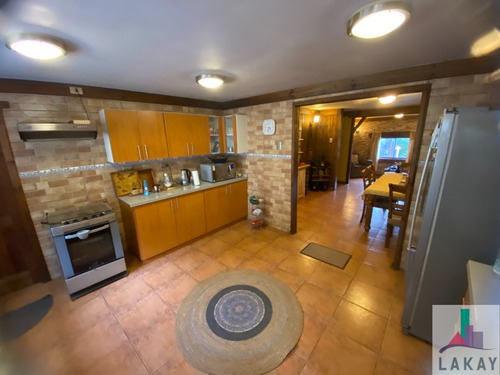 Casa De 122m2 + Quincho Y Piscina + Casa Huésped En 1800m2