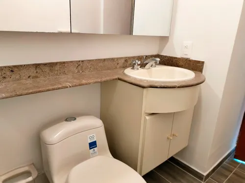 Arriendo De Apartaestudio En Altos Del Poblado, Poblado
