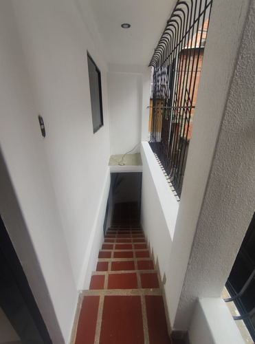 Imagen 13 de 16 de Casa 5 Hab, 3 Baños, 2 Lavanderos Caraballeda