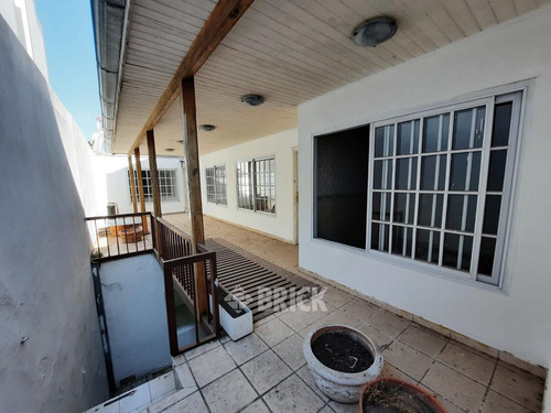 (venta En Block) Local Y 3 Deptos En Carlos Calvo Al 1100 - 534 M2 Cub De Existencia