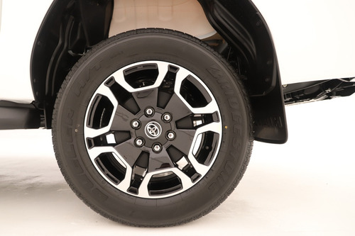 Imagen 17 de 25 de Toyota Hilux 4x4 Dc Srx 2.8 Tdi 6at D.r