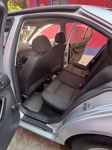 Volkswagen Jetta 2.0 Europa Std 5vel Mt