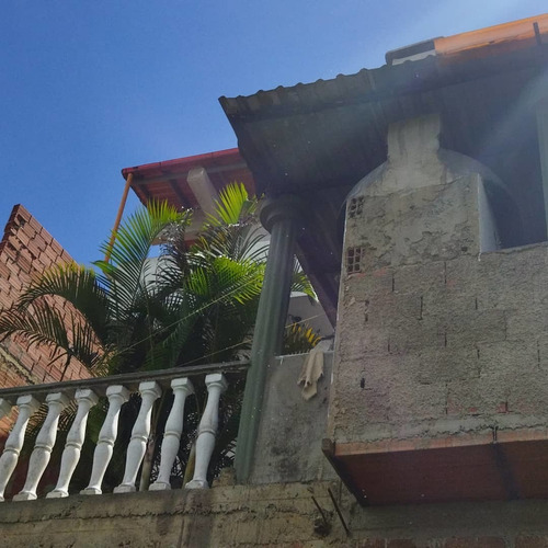 Imagen 5 de 6 de Venta De Casa Quinta En El Junquito