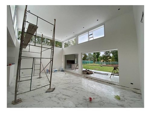 Imagen 2 de 23 de Casa En Construcción Venta -3 Dormitorios-3 Baños - 1267mts2 Totales- Club Miralagos