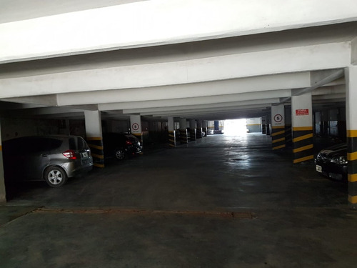 Edificio De Cocheras En Venta En Pilar Centro