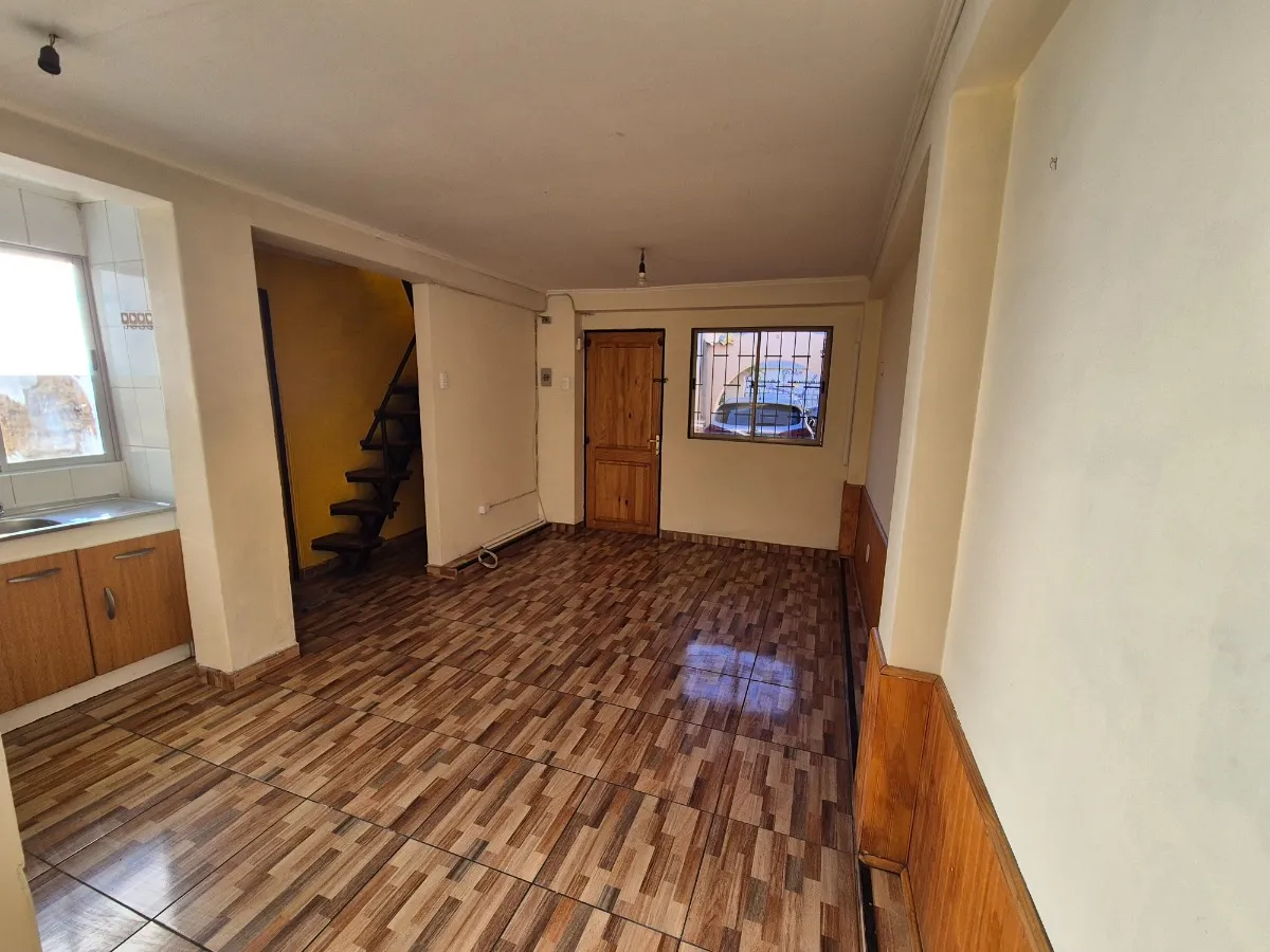 Imagen 3 de 8 de Departamento Interior, A Pasos Metro Lo Ovalle