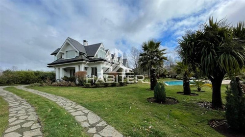 Imagen 4 de 30 de Casa Con Vista Lago Y Volcan En Venta De 5 Dorm. En Pucón