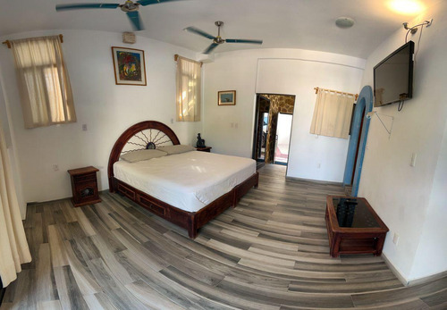 Casa Con Alberca En Privada Con Acceso Y Vista Al Lago De Tequesquitengo