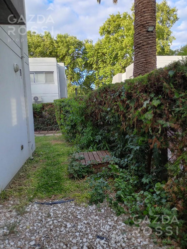 Casa - Duplex En Venta En Adrogue