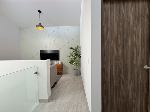 Casa En Venta En Lomas Del Marqués, Qro; Con Recámara En Planta Baja