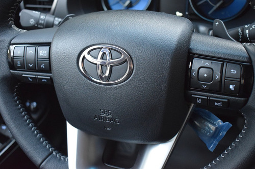 Imagen 10 de 17 de Toyota Sw4 Srx A/t 7 Asientos 2023 0km