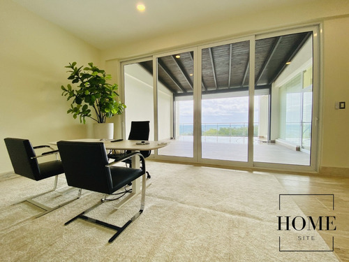 Lujoso Y Exclusivo Penthouse Frente Al Mar Con 4 Habitaciones Y Terraza Privada De Venta En Lo Mejor De Playa Dorada!
