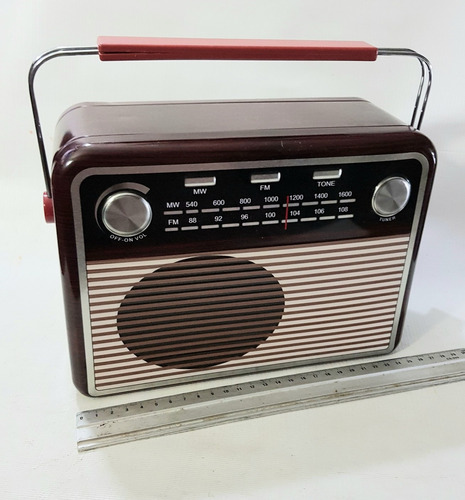 Caja Lata Impresa Forma De Radio,25x18x10 Cm. Buen Estado.