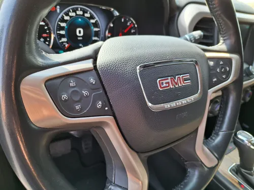 GMC Acadia 3.6 Denali V6 Piel 7 Pas. Awd At
