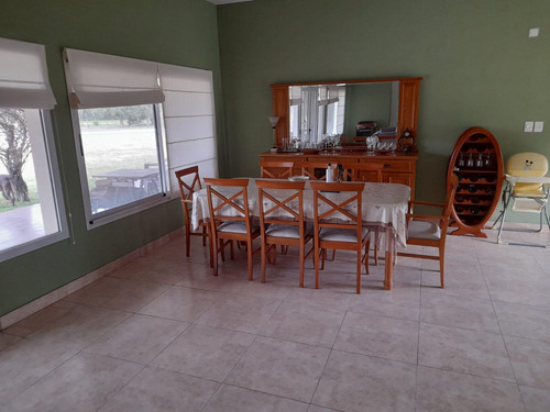 Casa En Barrio Privado Chacras De Uribelarrea