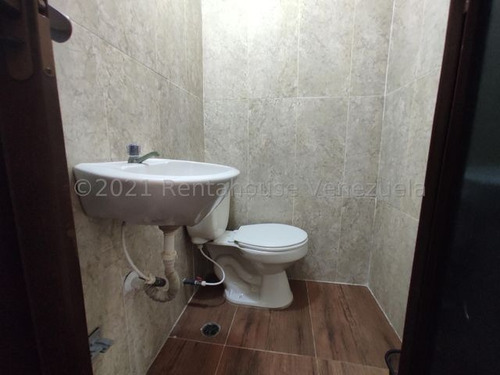Imagen 18 de 20 de @enzococchioni.rah Local Comercial Av. San Agustin Maracay 22-15780