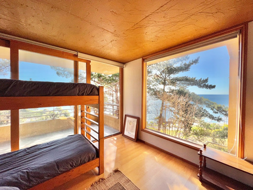 Excelente Casa En Venta Con Vistas Impresionantes, Zapallar