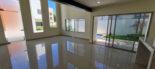 Casa En Venta En Lomas De Cuernavaca, Temixco, Morelos