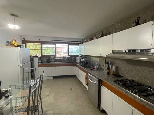Imagen 14 de 30 de Se Vende Casa 750m2 7h+2s/8b+2s/2p Prados Del Este 0005