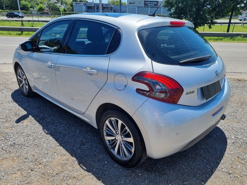 Imagen 6 de 13 de Peugeot 208 2017 1.6 Feline