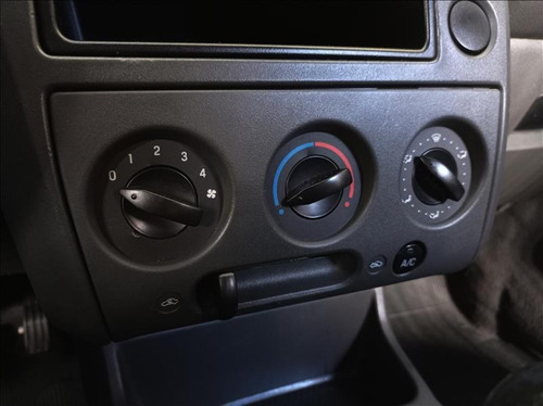 Imagem 8 de 14 de Ford Fiesta 1.0 Supecharger Gasolina Manual 2003