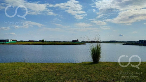 Imagen 1 de 13 de Lote Al Lago - Área 1 / San Sebastián