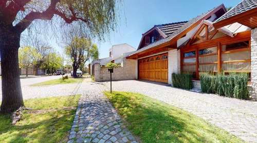 476 E/ 19 Y 20 - Casa En Alquiler Temporario (city Bell)