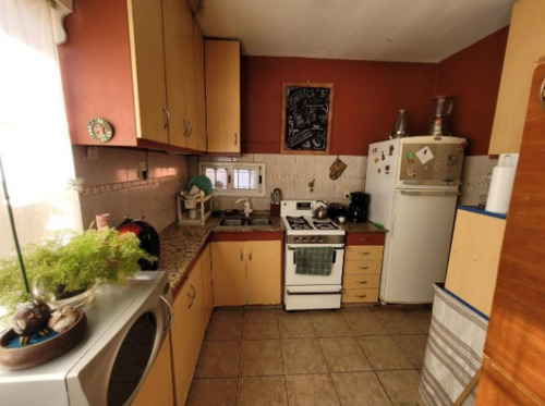 Ph En Venta - 4 Dormitorios 2 Baños - Villa Lynch