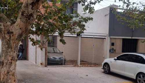 Cochera Cubierta En Edificio Saenz Peña