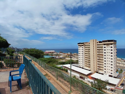 Apartamento En Venta En La Llanada La Guaira