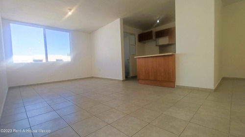 Paseos Del Bosque - Venta. Departamento, 2 Recamaras, Sala De Tv