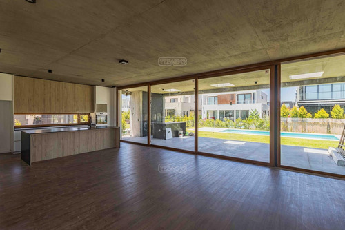 Casa En Venta En Carpinchos, Nordelta, Tigre